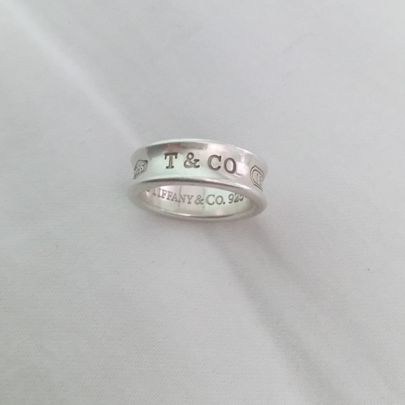 Tiffany size 6 concave ring