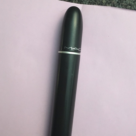 Mac mascara - Picture 2 of 2