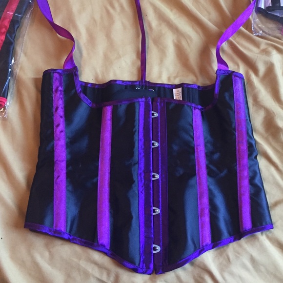 🔥💥💯SALE💥💯black and purple halter corset