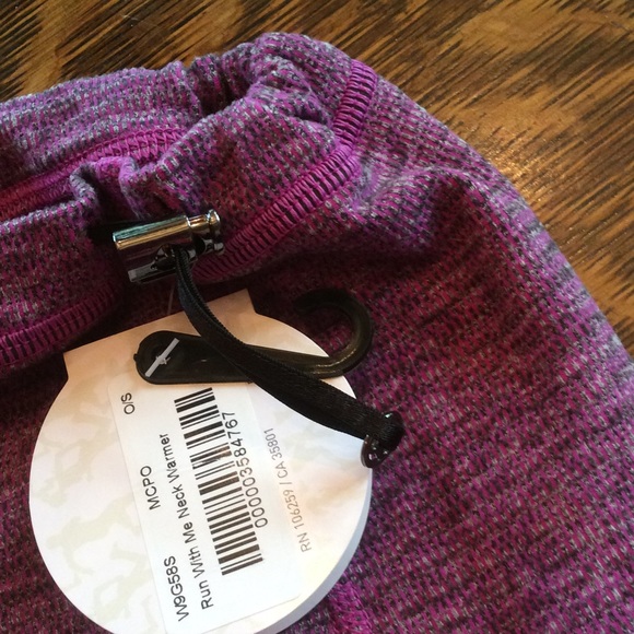 Lululemon run with me neck warmer NWT - Picture 3 of 4