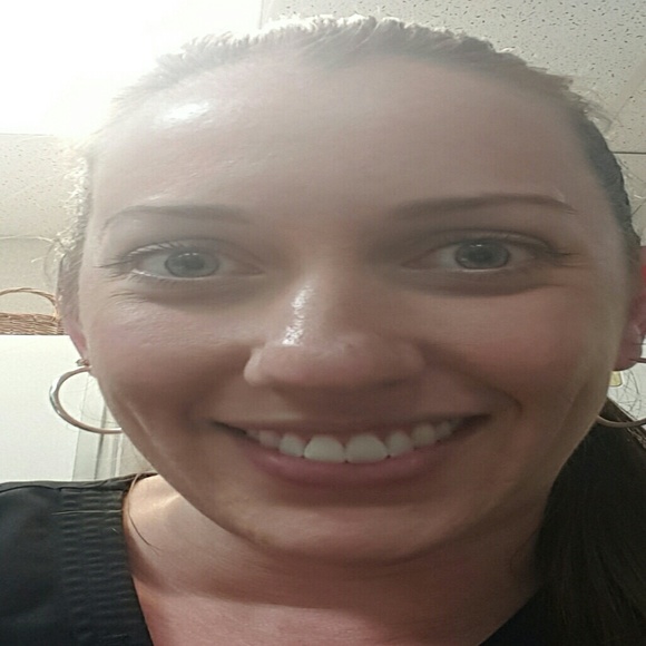 Meet your Posher, Leigha - Picture 1 of 1