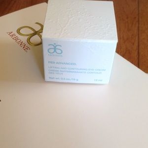 RE9 Advanced lifting and contouring eye cream