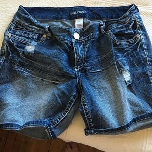 Maurice's Jean shorts size 18