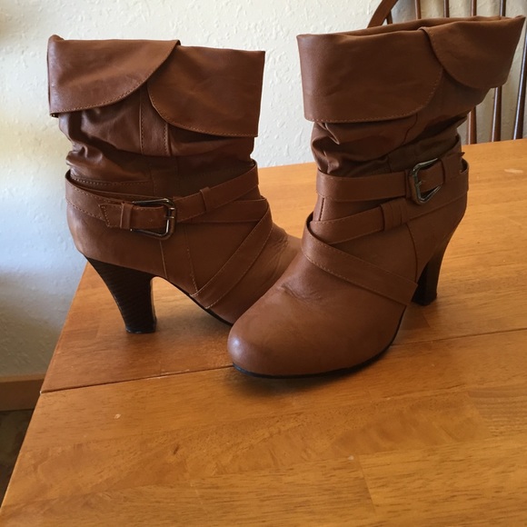 Heeled boots