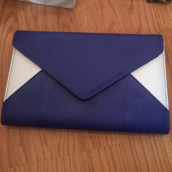 Purse - Picture 1 of 3
