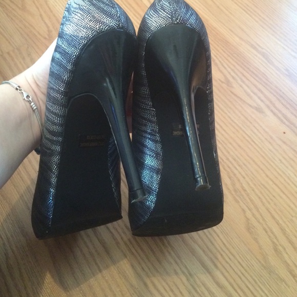 Zebra shoes - Picture 2 of 3
