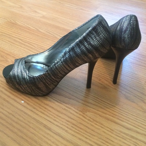 Zebra shoes - Picture 3 of 3
