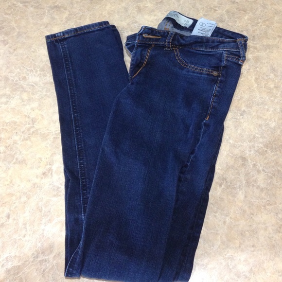 PRICE CUT 🎈 Abercrombie and Fitch Jeans