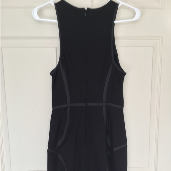 ✖️SOLD✖️ Charlie Jade Sleeveless Body Con LBD - Picture 2 of 2