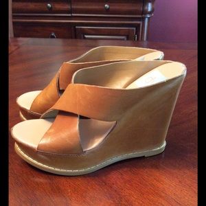 Dolce Vita camel leather wedges