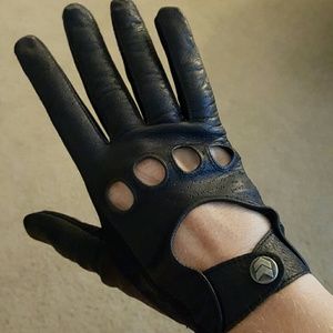 Leather driving gloves