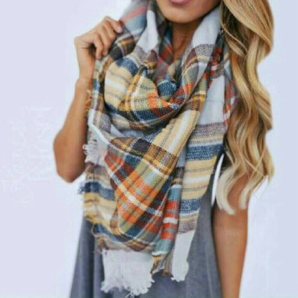 Grey plaid blanket scarf - Picture 2 of 2