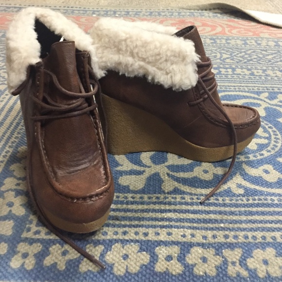 Brown furry wedges - Picture 1 of 2