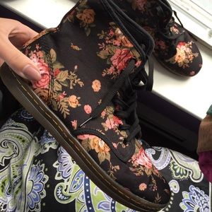 Dr. Marten Shoreditch Boots