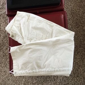 Express tie-bottom capris