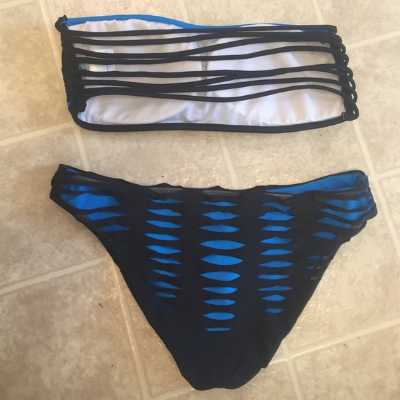 Bathing suit - Picture 2 of 3