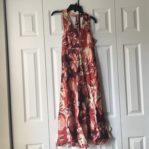 LOFT Dresses & Skirts - EUC Loft halter dress, size 8