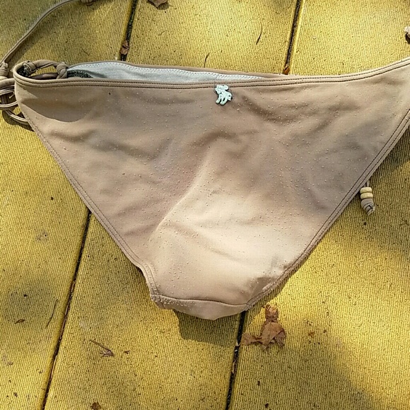 $120 ABERCROMBIE SHELL bikini b cup medium - Picture 4 of 4