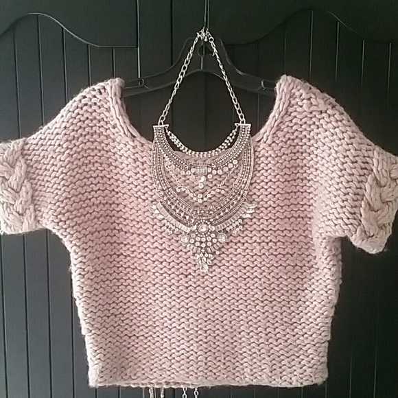 Gorgeous crop sweater top in earthy mauve color