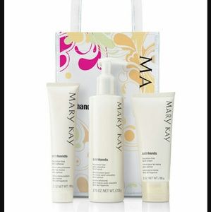 NIB Satin Hands (fragrance free)