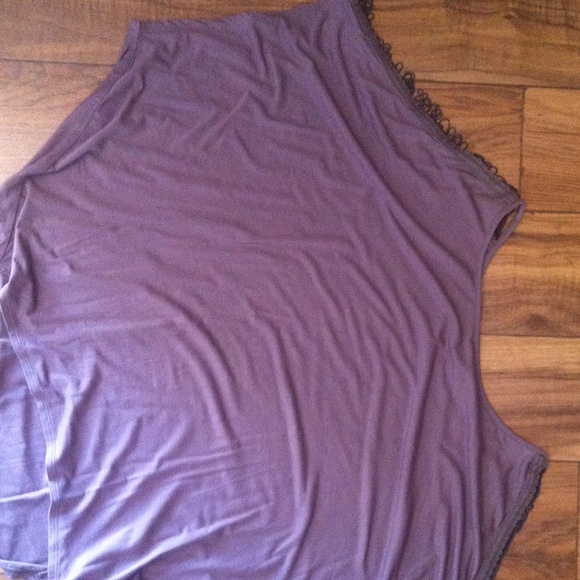 Off shoulder meatel beading shirt