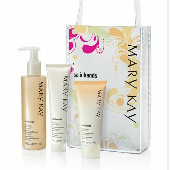 NIB Satin Hands set (vanilla sugar)