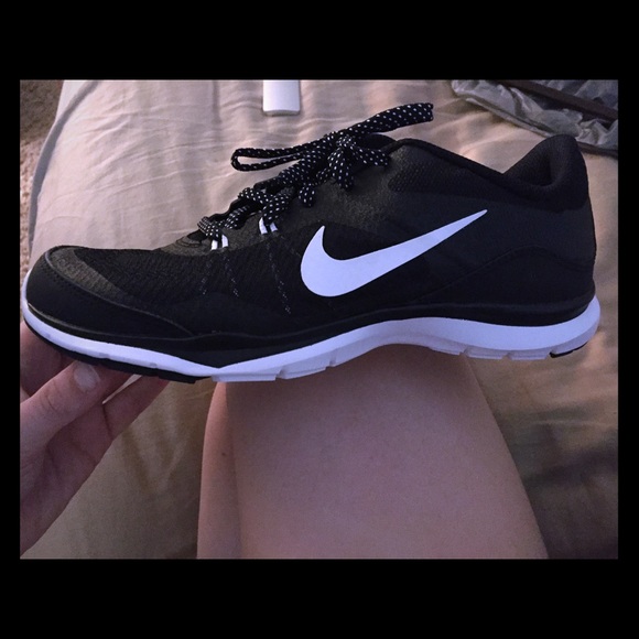 Nike tennis shoes