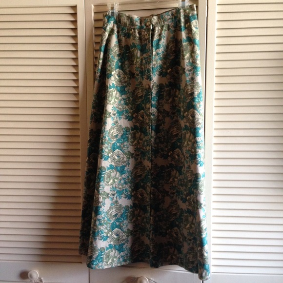 Long floral maxi skirt -linen/cotton 🎉Host Pick🎉 - Picture 3 of 8