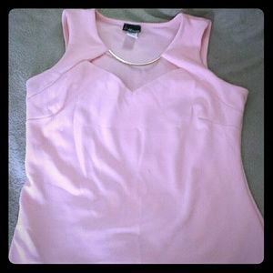 Pink sleeveless top with metal vand