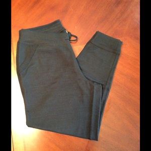 Athleta techie ankle sweat knit jogger in black