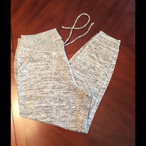 Athleta techie ankle sweat jogger in gray heather