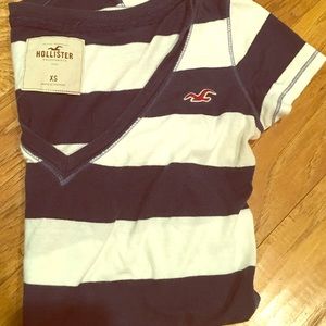 HOLLISTER navy and blue striped TSHIRT⚓️