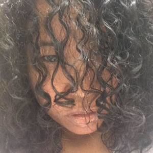 Meet your Posher, Alicia