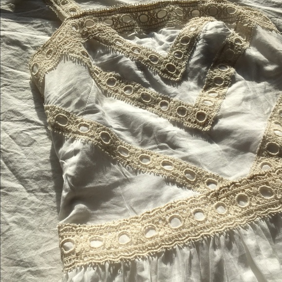 ✖️SOLD✖️ Ann Taylor Sleeveless Summery White Dress - Picture 2 of 3