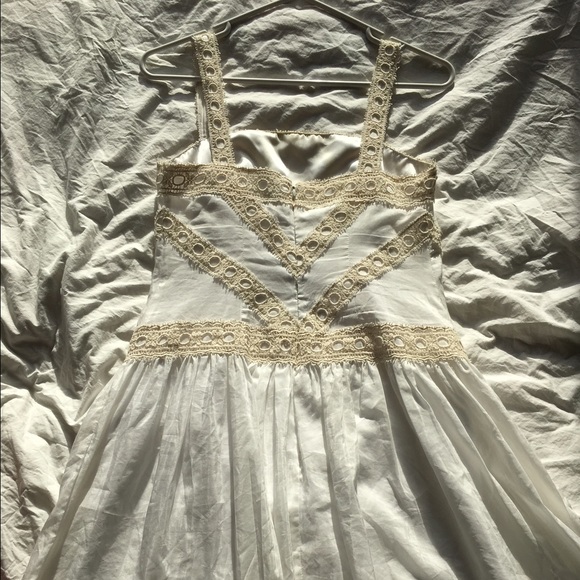 ✖️SOLD✖️ Ann Taylor Sleeveless Summery White Dress - Picture 3 of 3