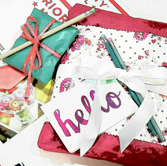 <BOUTIQUE> Blush Dangle Earrings BOGO 50% Off - Picture 4 of 4