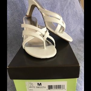 Kelly & Katie Sandals Size 7 1/2