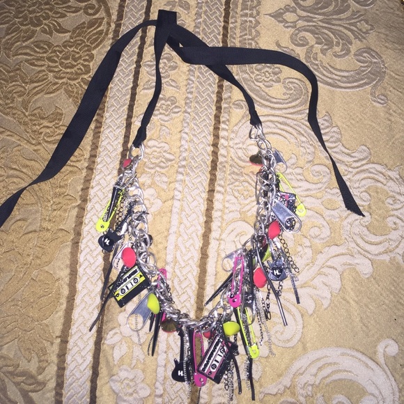 Harajuku lovers necklace