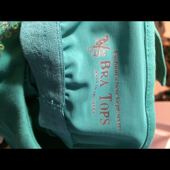 VS halter top - Picture 3 of 3