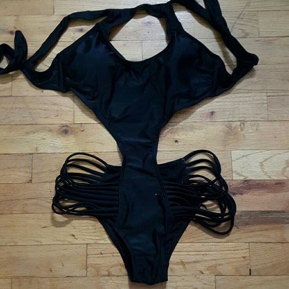 Black Monokini Cut Out Strappy Bathing  Swimwear - Picture 3 of 5