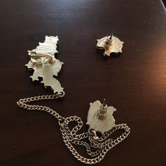 Full ear pink rhinestone earring with gold chain - Picture 3 of 3