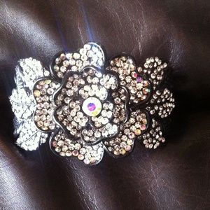 Cuf bracelet never wore