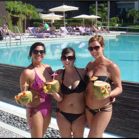 Meet your Posher, Jenn - Picture 3 of 4