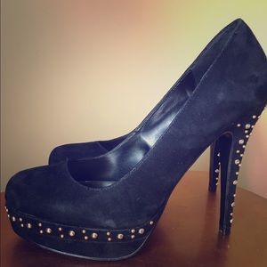 Steve Madden Tristano Suede Studded Heels sz8