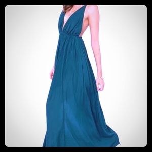 Maxi dress with side slit