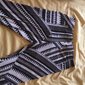 Aztec print leggings