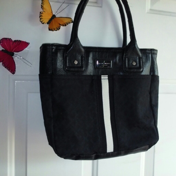 Tommy Hilfiger Handbags - 💲FINAL REDUCTION! Black and White Tote