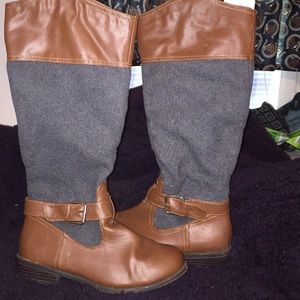 Size 8 gray and tan boots.