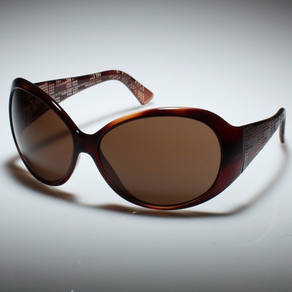Authentic New Fendi Sunglasses w/ Case