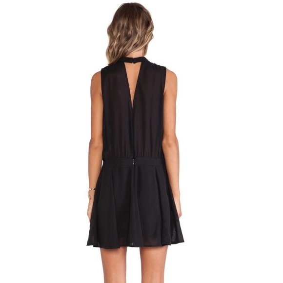 🌿BLACK PLEATED DRESS🌿 - Picture 4 of 4